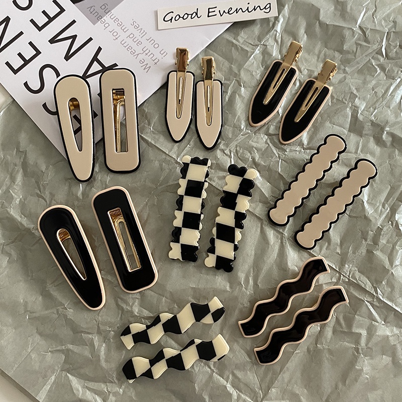 กิ๊บติดผม อะคริลิค ลายหมากรุก สีดํา และสีขาว แบบเรียบง่าย แฟชั่นเกาหลี สําหรับผู้หญิง สไตล์เดียวกับขุนนาง