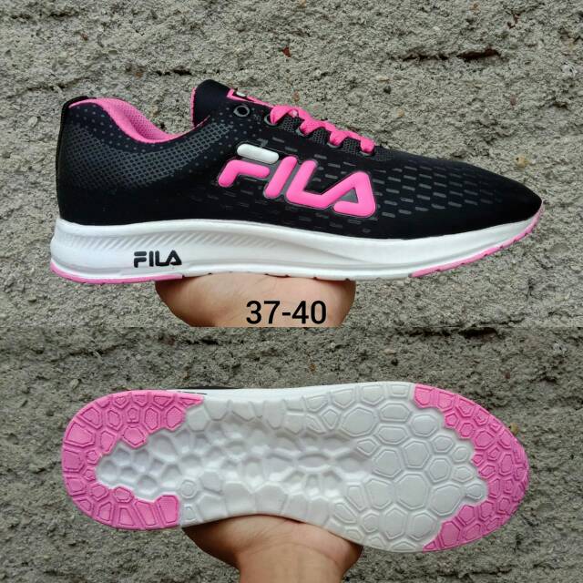 FILA รองเท้ากีฬา รองเท้าวิ่งจ๊อกกิ้ง สําหรับผู้หญิง