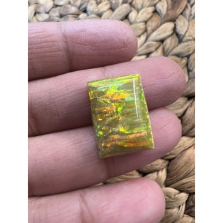 พลอย โอปอล สังเคราะห์!!! WHITE Fire Stripe OPAL  หลังเบี้ยLab made Japan opal yellow gold color 13x18mm weigh