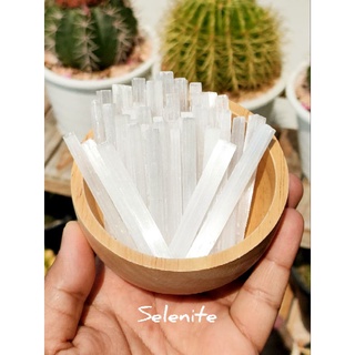 ✨ เซเรไนต์ เเท่งเหลี่ยม ( Size S ) ( Selenite ) ขนาดจิ๋วๆเหลือบเเสงสวยๆวิ้งๆ ขนาดเล็กกระทัดรัด