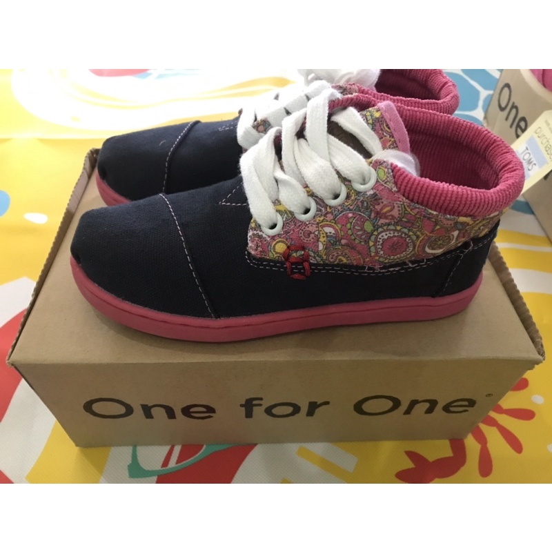 รองเท้า Toms เด็กโต ของแท้ 1000%