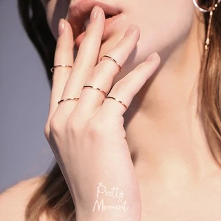 Pretty Moment แหวนนิ้วก้อย แหวนความรัก และ การเงิน บาง 1 mm แบบเหลี่ยม สแตนเลส ไม่บิด ไม่เบี้ยว แข็งแรง ทนทาน ของขวัญ