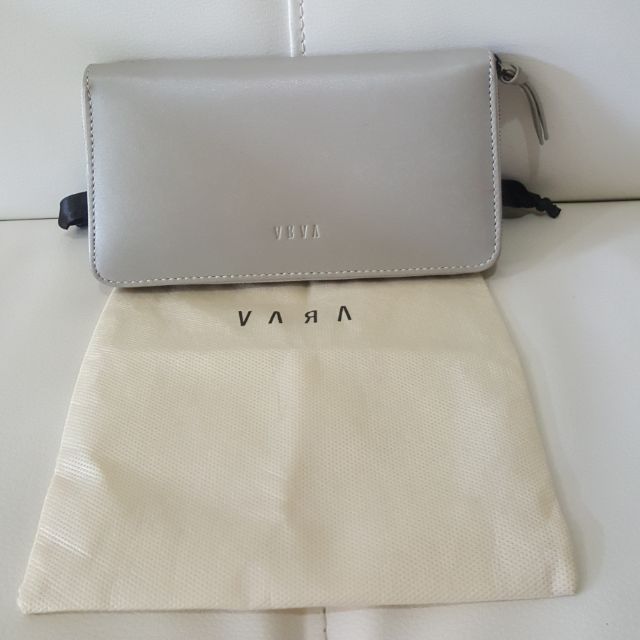 กระเป๋าสตางค์ยาว VARA brand มือสอง คุณภาพมือ 1 สีเทา