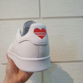 พร้อมส่ง adidas stansmith heart Valentine ส้นรูปหัวใจ ของแท้100%