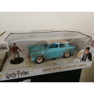 Harry potter Ford Anglia scale 1:24 โมเดล รถ แฮร์รี่พอตเตอร์ *กล่องมีตำหนิจากการขนส่ง*