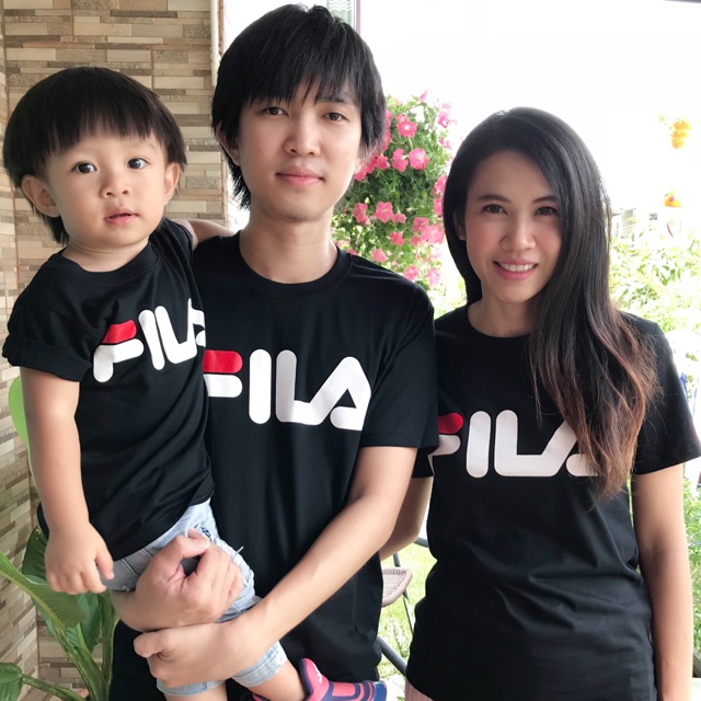 เสื้อครอบครัว FILA สีดำ