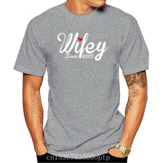 [S-5XL] ขายดี เสื้อยืด พิมพ์ลาย Wifey Since ของขวัญวันครบรอบ IDgdko11GIogdc66