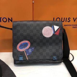 กระเป๋า Louis Vuitton