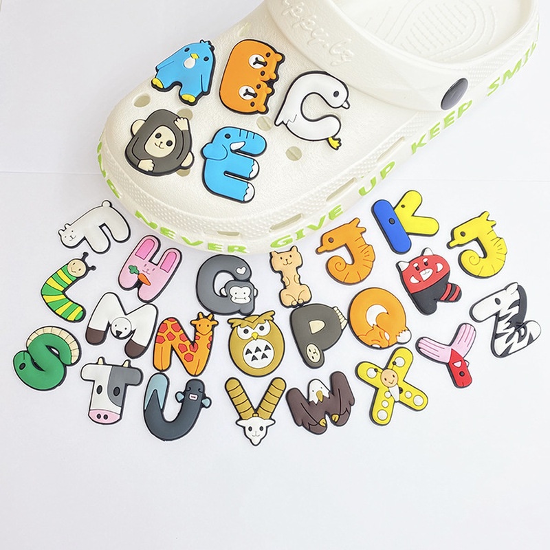 จระเข้ DIY น่ารักที่สร้างสรรค์#jibbitz Animal Pins Crocs Shoe Charms Letter AZ การ์ตูน ดอกไม้ rainbow 1-12 อุปกรณ์ตกแต่ง สําหรับรองเท้าและกระเป๋า
