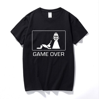 เสื้อยืดแขนสั้น พิมพ์ลาย Game Over wedding man wife gamer geek สําหรับผู้ชาย