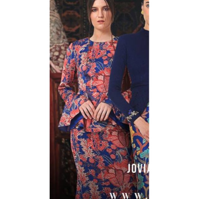Hanis set by jovian mandagie