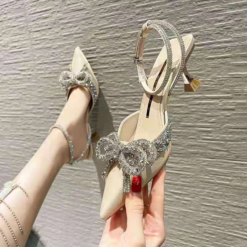35-42 ขนาดขนาดใหญ ่ โบว ์ กลางส ้ นรองเท ้ าเซ ็ กซี ่ Rhinestone ส ้ นรองเท ้ าแบนสายรัดกริชรองเท ้ าแต ่ งงานรองเท ้ า