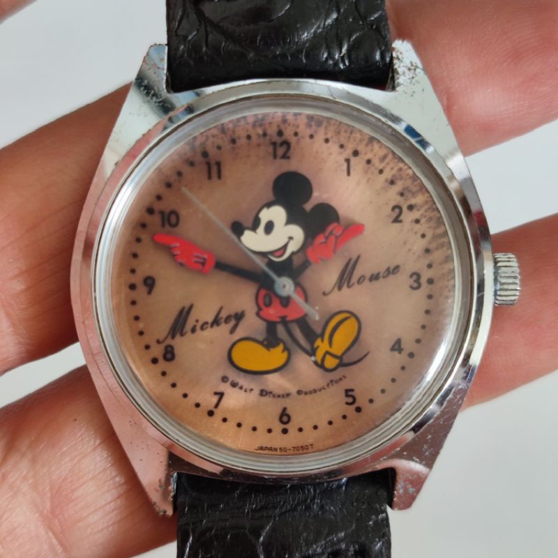 นาฬิกา Vintage Mickey Mouse  ของแท้ ไขลาน เครื่องบริษัท Seiko ทำ งานเก่าค่ะ