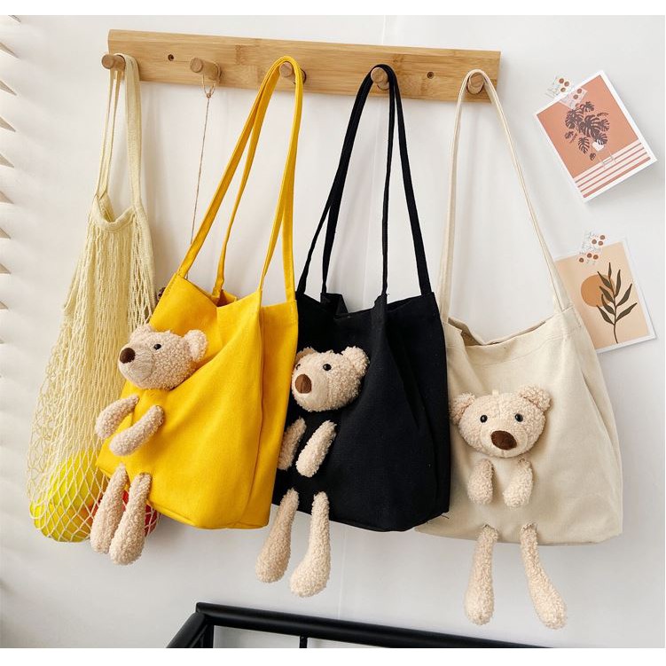 กระเป๋าผ้าแคนวาส พร้อมตุ๊กตาหมี กระเป๋าสะพายข้าง ใส่ iPad ได้ / Canvas bag with teddy bear