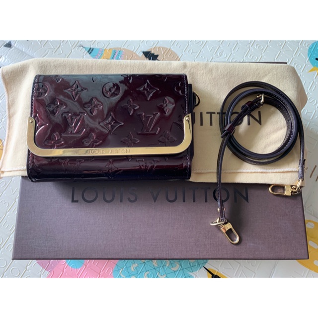 กระเป๋าครัชและสะพาย louis vuitton ของแท้มือสอง รุ่น venis