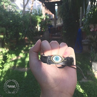 กำไลหนัง the eye ลายลูกตา