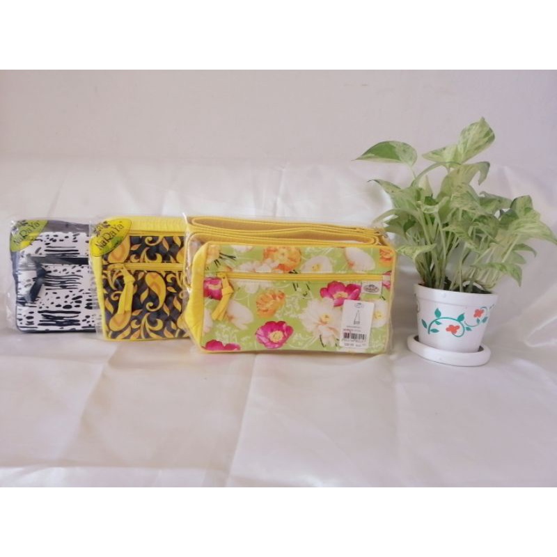 กระเป๋า NaRaYa สะพายข้าง (Shoulder Bag)