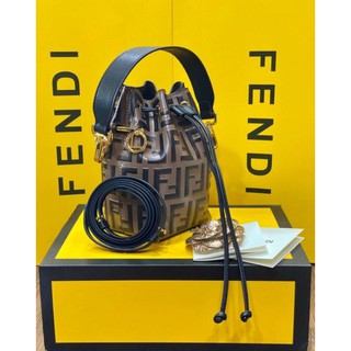 กระเป๋า​ส​ะ​พา​ยข้าง​ Fendi​ ทรงขนมจีบ