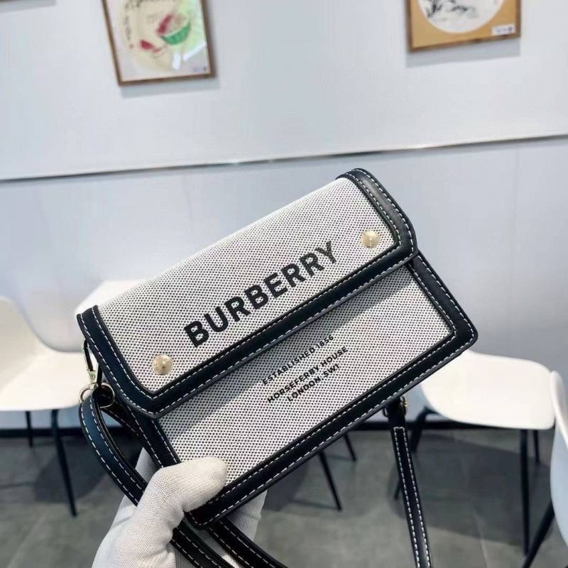 กระเป๋าสะพาย BURBERRY