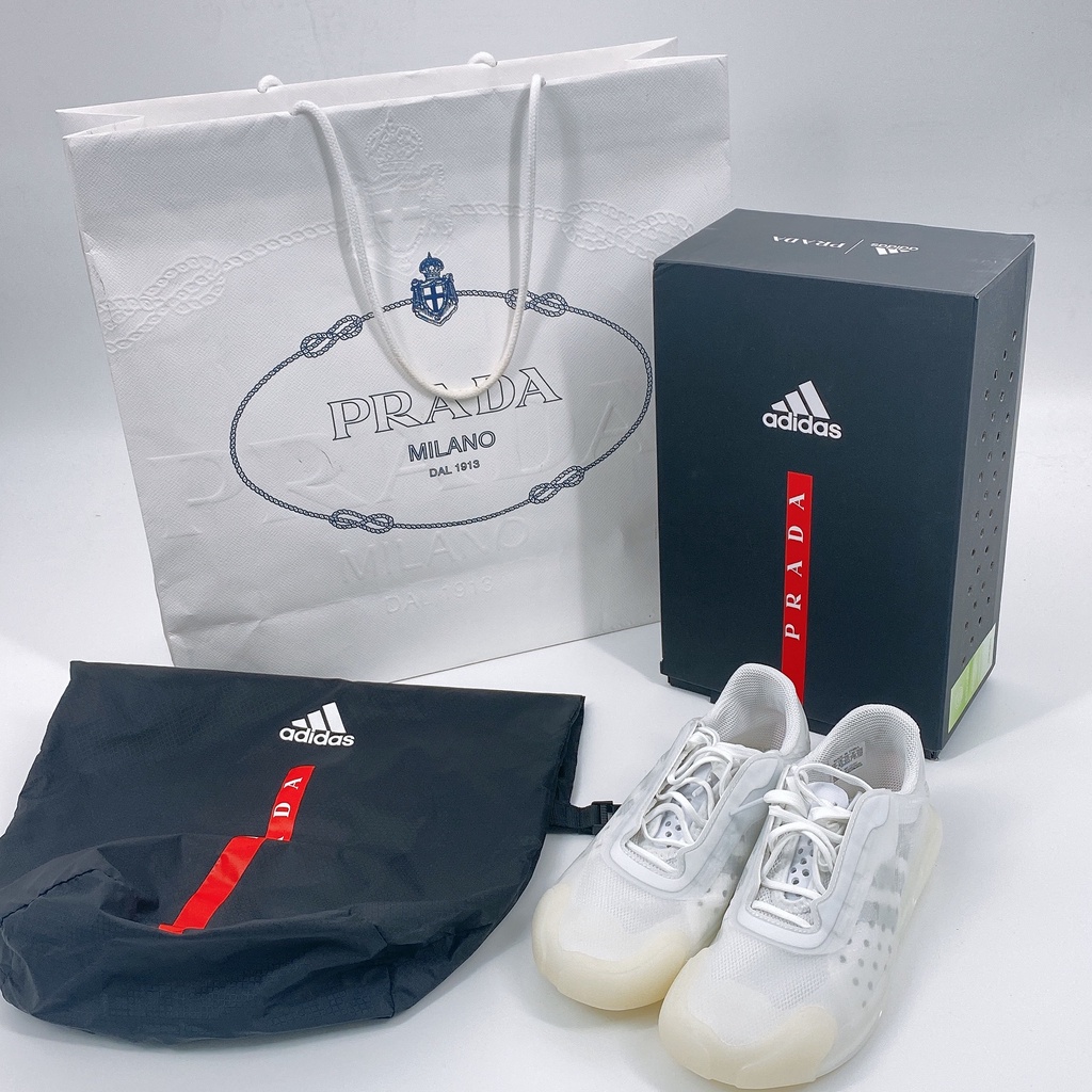 Prada x Adidas รองเท้าผ้าใบสีขาว ของแท้