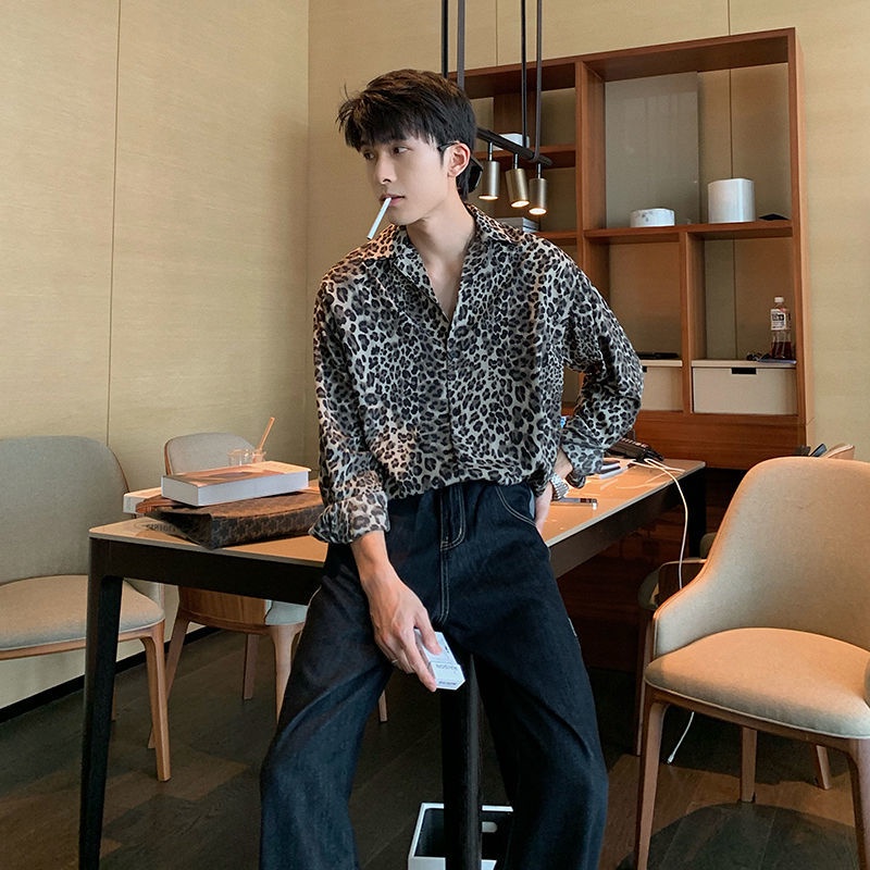 เสื้อเชิ้ตแขนยาว ผ้าเรยอน กันแดด พิมพ์ลายเสือดาว และดอกไม้ สไตล์ฮ่องกง สําหรับผู้ชาย
