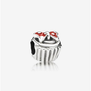 [พร้อมส่ง สินค้าแท้ 💯] Pandora Disney Cupcake Charm