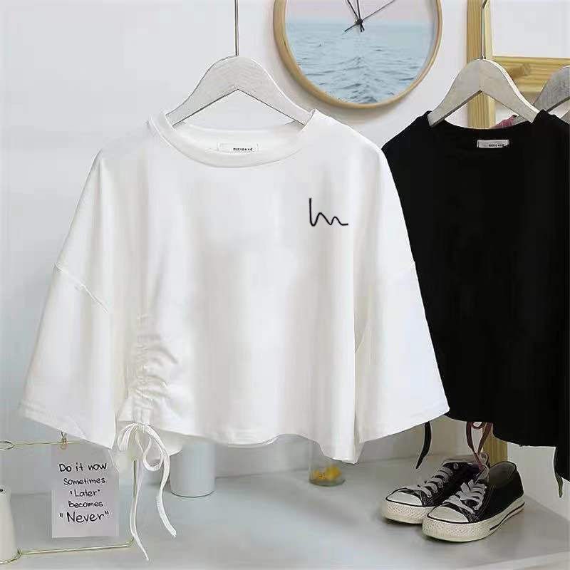 เสื้อครอปเอวสูง อ่อนเยาว์และน่ารัก