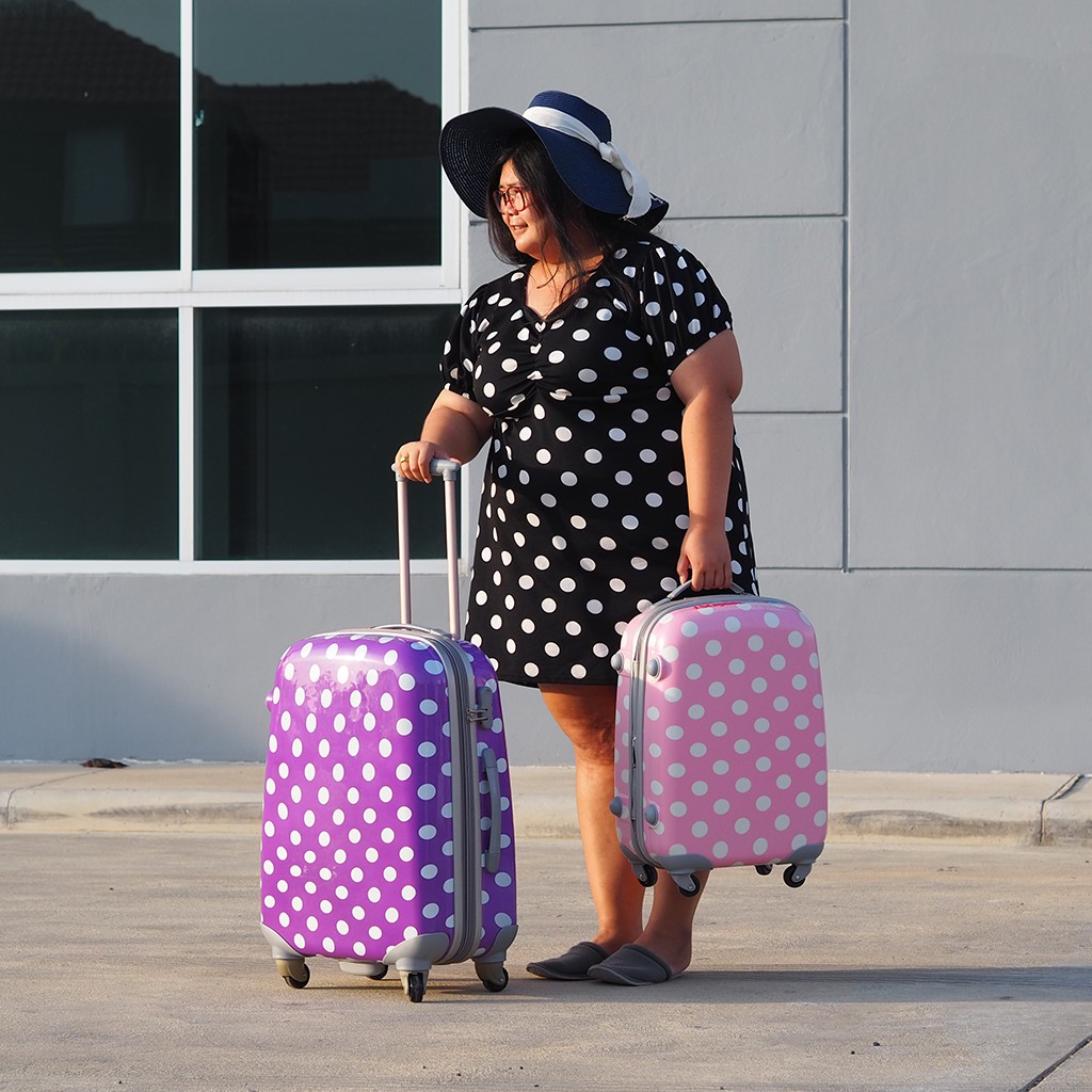 [นั่งได้ แข็งแรงมาก ] Ambassador กระเป๋าเดินทางล้อลาก รุ่น POLKA DOT ลายจุดสุดน่ารักสดใส วัสดุ PC100% ลายจุด