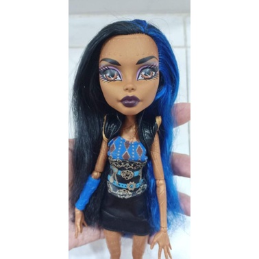 ตุ๊กตาบาร์บี้ monster high  เมคอัพสวย ผมสวย ข้อดี