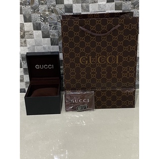 กล่องนาฬิกา Gucci พร้อมถุงกระดาษ