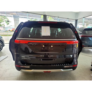 ไฟท้ายทรง Porsche สำหรับรถ Kia Carnival Gen 4 รับติดตั้งในกทม