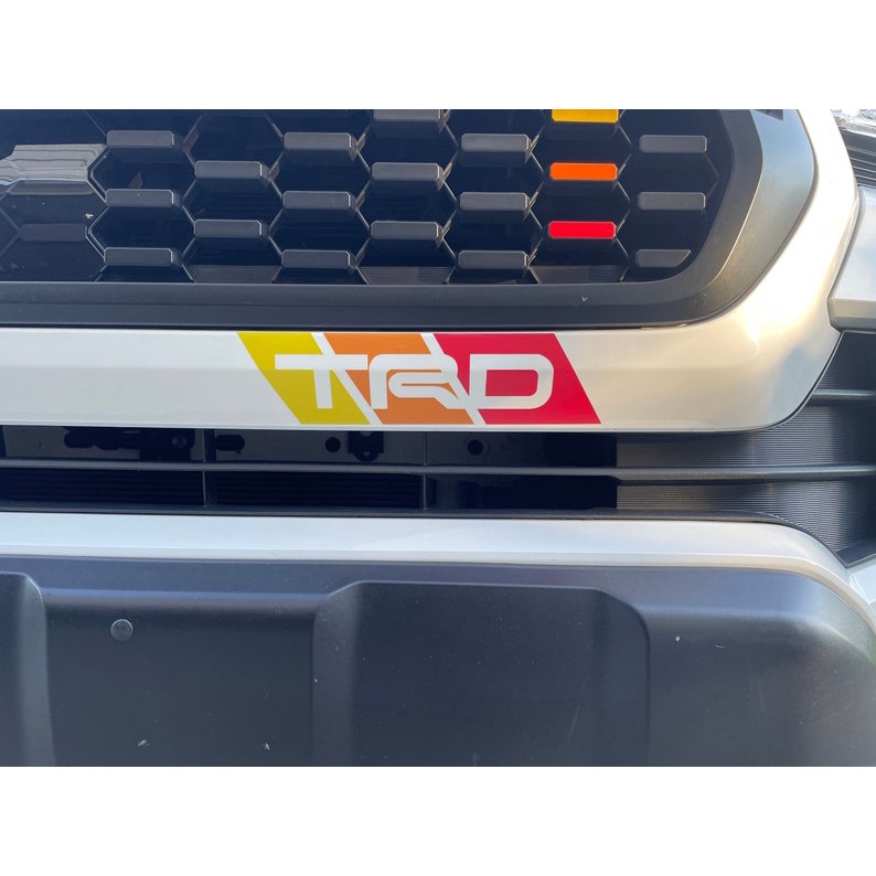 Trd สติกเกอร์ 8.5 นิ้ว x 2.25 นิ้ว 4 สี สไตล์เรโทร สําหรับติดตกแต่งหน้าต่างรถยนต์ Toyota Tacoma
