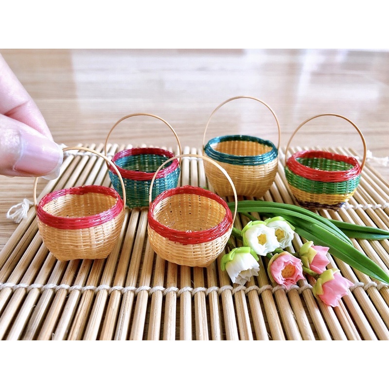 ราคาถูก ขายส่ง [ของจิ๋ว] ตะกร้าสานไม้ไผ่ ขนาดเล็กจิ๋ว ขนาดกว้าง 2-3 cm. สูง 3-4.5 cm.