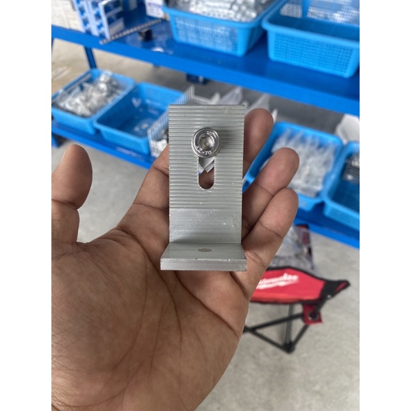 LFeet ยึดหลังคาเมทัลชีท สำหรับยึดรางโปรไฟล์ติดตั้งแผงโซลาร์เซลล์