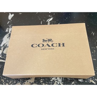 พร้อมส่ง แท้ 🇺🇸💯% New Coach กล่องกระดาษ coach outlet แท้ 100%