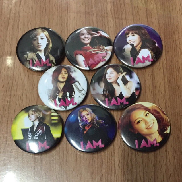 Kpop : เข็มกลัด Fx และ Girls' Generation