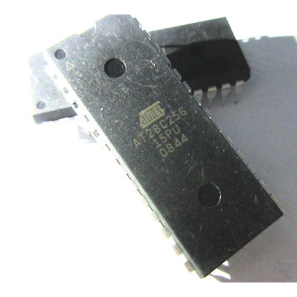 มีสินค้า วงจรรวม DIP-28 AT28C256 AT28C256-15PC AT28C256-15PU AT28C256 1 ชิ้นต่อล็อต