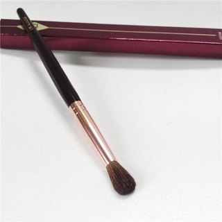 (พร้อมส่ง) มาใหม่!!! Charlotte Tilbury Eye blender brush (cop) แปรงทาตา คัดเบ้า ลงสีตา ขนแพะแท้100% ขนนุ่ม ไม่บาดตา