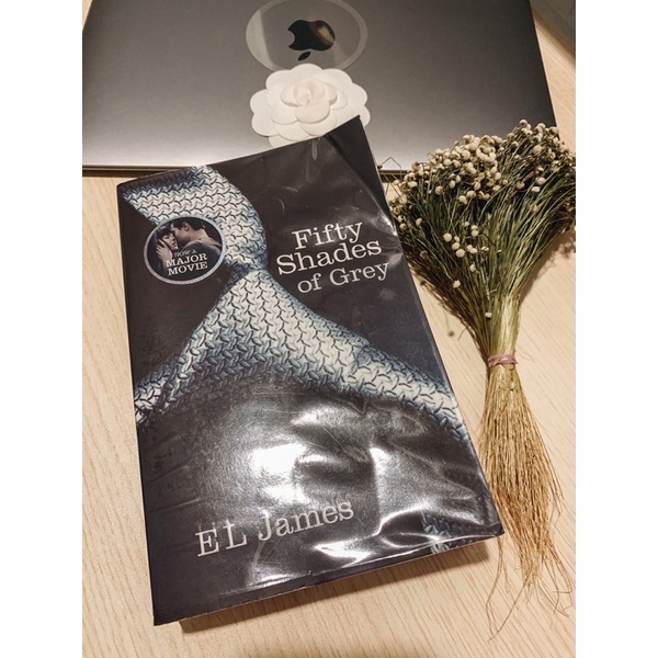 หนังสือ Fifty Shades of Gray by E.L. James♥️