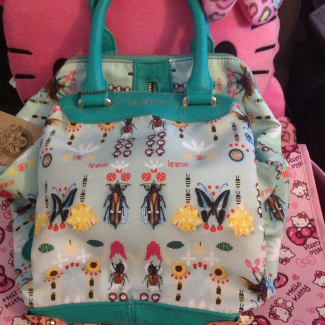 กระเป๋าถือissueแท้ค่ะ