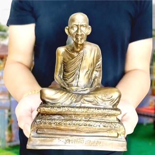 หลวงพ่อเกษม เขมโก ปี2518 สุสานไตรลักษณ์ จ.ลำปาง (หน้าตัก5นิ้ว สูง18ซม.)เนื้อทองเหลืองผสมชนวน B