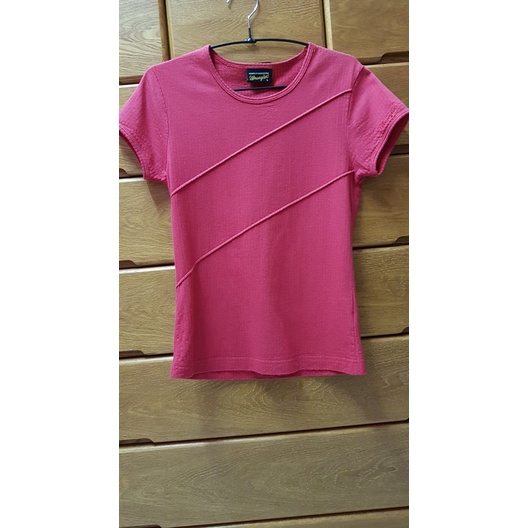 "Wrangler" Brand Size L  T-Shirt เสื้อยืดผู้หญิงคอกลมแขนสั้น สีแดง 100% COTTON