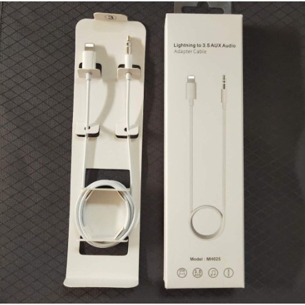 AUX jack Adapter Cable Male iphone Lightning Car Audio 3.5 มม.