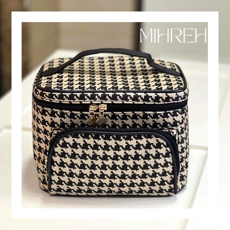 [3057](พร้อมส่ง) กระเป๋าใส่เครื่องสำอางแบบพกพา ใส่สกินแคร์ได้