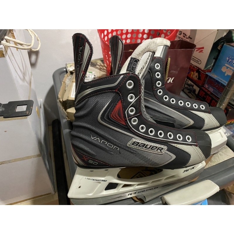 ใหม่กว่านี้ก็ของใหม่แล้ว  ขายรองเท้าสเก็ตน้ำแข็ง ice skate hockey ของ Bauer x-50 สภาพใหม่มากๆ