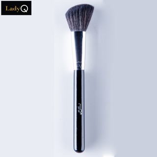 Lady Q Angle check Brush แปรงปัดแก้มแบบเฉียง–  สีดำ (LQ-005)