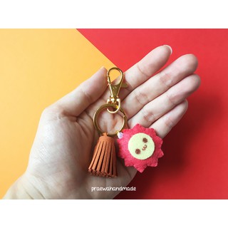 Keychain with leather tassel พวงกุญแจตุ๊กตาและพู่หนัง