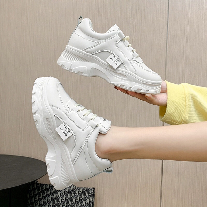 พร้อมส่ง ไซส์ 35-43 รองเท้าผ้าใบผู้หญิง สไตล์แฟชั่น  เสริมส้น 5 ซม.  มีสีขาว ครีม ดำ Sports Shoes