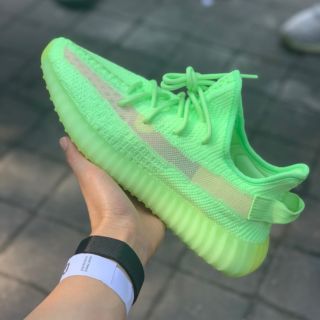 🤓The adidas Yeezy Boost 350 v2 “Glow”