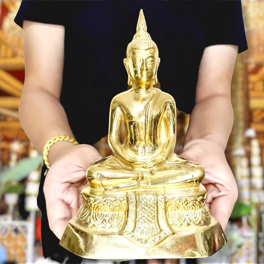 พระพุทธรูปปางสมาธิ เนื้อทองเหลืองขัดเงา (หน้าตัก5นิ้ว สูง23ซม.)ผ่านพิธีพุทธาภิเษกแล้วหลายวาระบูชาเองหรือถวายวัดก็ได้